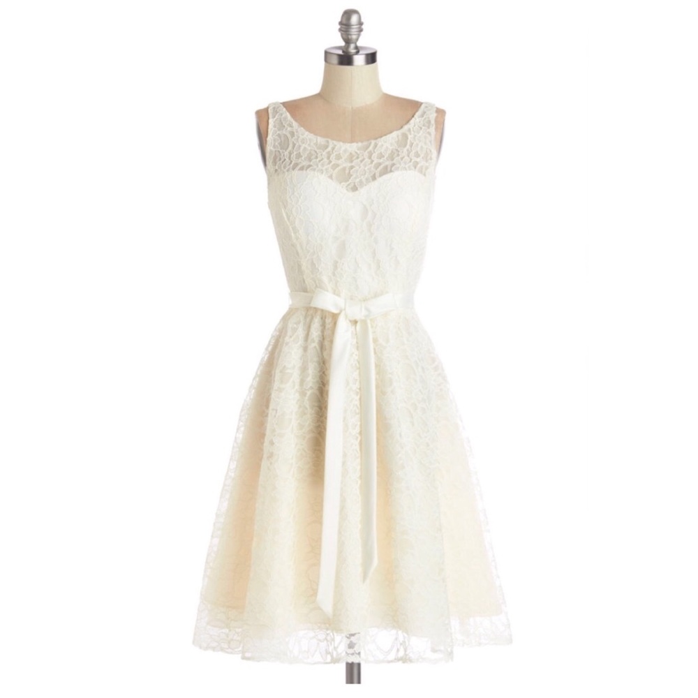 “Simply Divine” Dress in Ivory